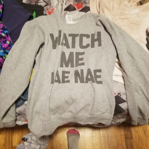 Clothes - Picture 2 of 8